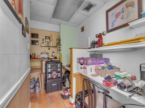 520 NW 32nd Pl, Miami FL 33125