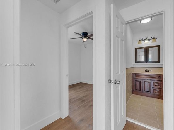 520 NW 32nd Pl, Miami FL 33125