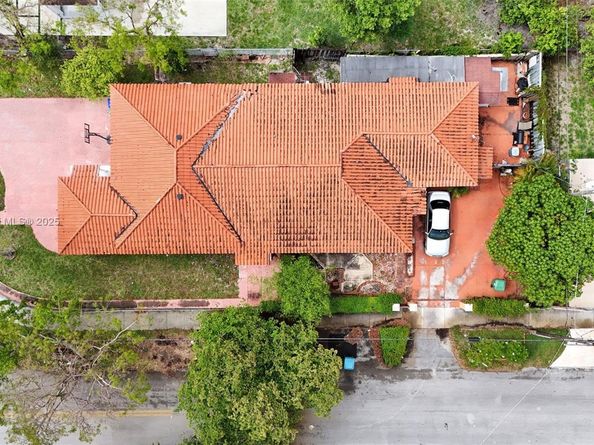 520 NW 32nd Pl, Miami FL 33125