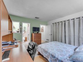 520 NW 32nd Pl, Miami FL 33125