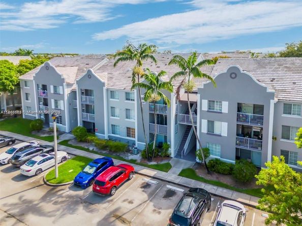 655 SW 111th Way 201, Pembroke Pines FL 33025