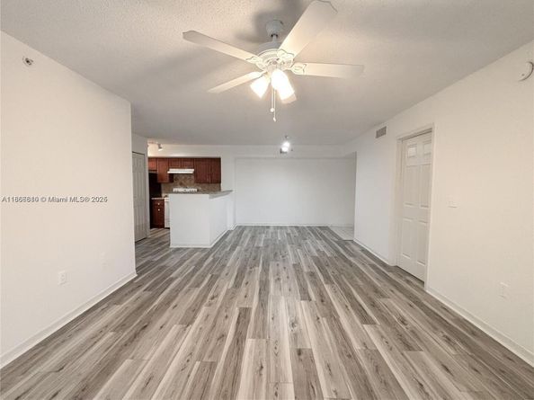 655 SW 111th Way 201, Pembroke Pines FL 33025