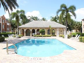 655 SW 111th Way 201, Pembroke Pines FL 33025