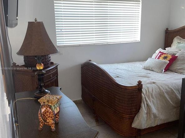 6510 Park St, Hollywood FL 33024