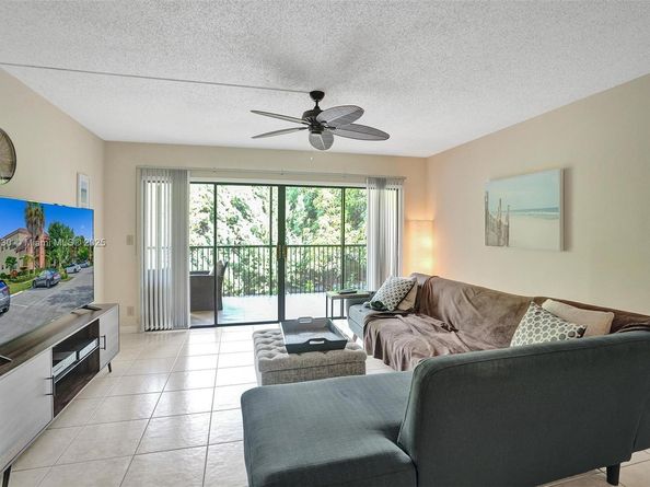 1786 Hammock Blvd 218, Coconut Creek FL 33063