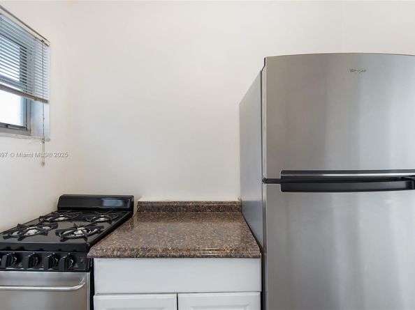 630 84th St 26, Miami Beach FL 33141