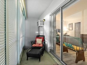 275 Farnham L 275, Deerfield Beach FL 33442