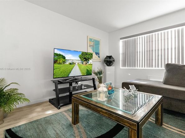 275 Farnham L 275, Deerfield Beach FL 33442