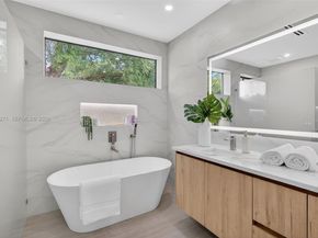 912 SE 13th St, Fort Lauderdale FL 33316