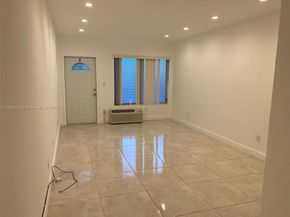 7725 Carlyle Ave 4, Miami Beach FL 33141