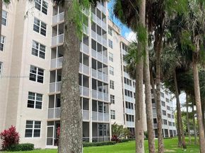250 Jacaranda Dr 303, Plantation FL 33324
