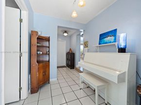 8620 SW 185th Ter, Cutler Bay FL 33157