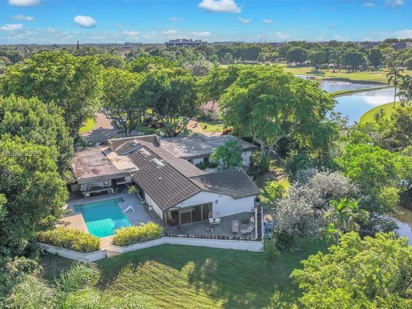 4401 Sanders St, Hollywood FL 33021