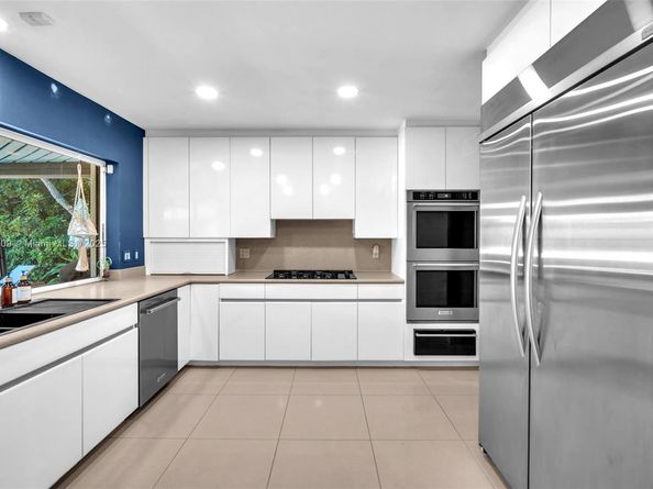 4401 Sanders St, Hollywood FL 33021