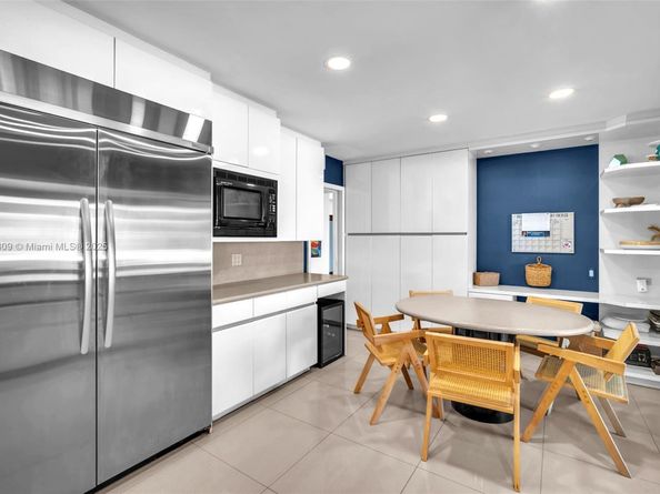 4401 Sanders St, Hollywood FL 33021