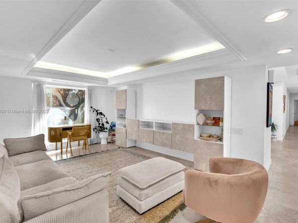 4401 Sanders St, Hollywood FL 33021