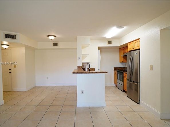 15231 SW 80th St 101, Miami FL 33193
