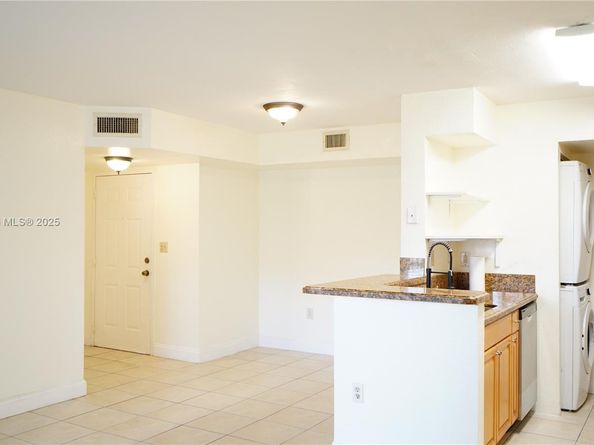 15231 SW 80th St 101, Miami FL 33193
