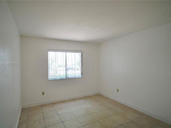15231 SW 80th St 101, Miami FL 33193