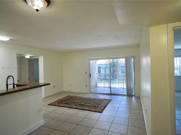 15231 SW 80th St 101, Miami FL 33193