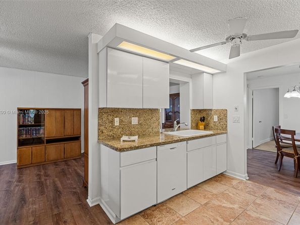 1110 NW 90th Way, Plantation FL 33322
