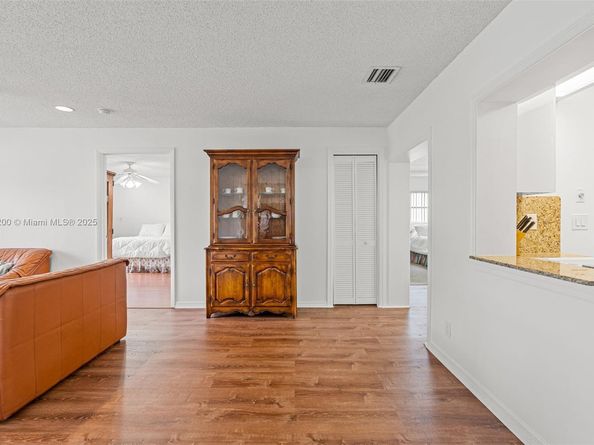 1110 NW 90th Way, Plantation FL 33322