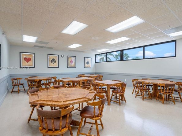 1110 NW 90th Way, Plantation FL 33322