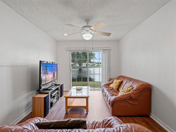 1110 NW 90th Way, Plantation FL 33322