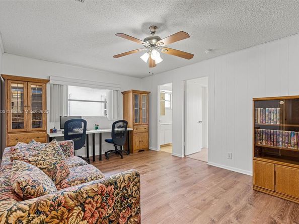 1110 NW 90th Way, Plantation FL 33322