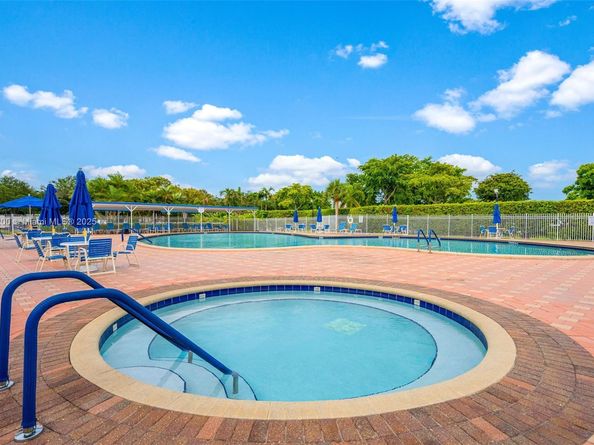 1110 NW 90th Way, Plantation FL 33322