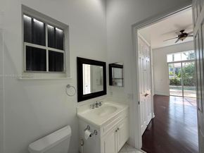 996 Sanibel Dr, Hollywood FL 33019
