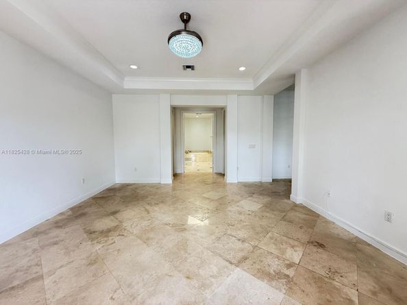 996 Sanibel Dr, Hollywood FL 33019