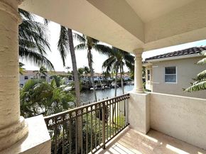 996 Sanibel Dr, Hollywood FL 33019
