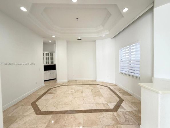 996 Sanibel Dr, Hollywood FL 33019