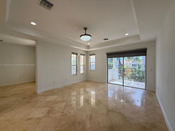 996 Sanibel Dr, Hollywood FL 33019