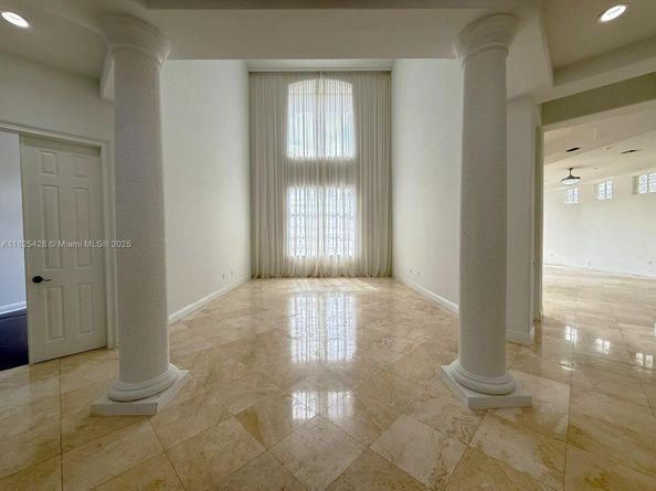 996 Sanibel Dr, Hollywood FL 33019