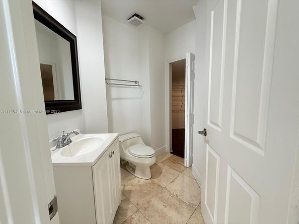 996 Sanibel Dr, Hollywood FL 33019