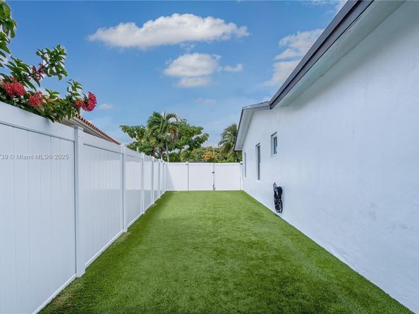 11350 SW 57th St, Miami FL 33173