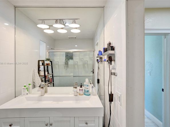 4525 NE 21st Ave 5, Fort Lauderdale FL 33308