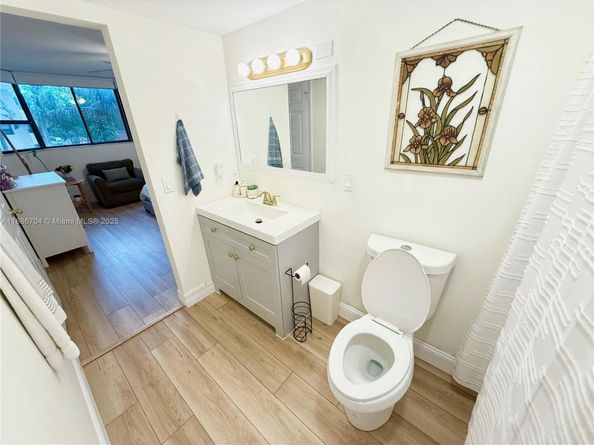 7451 NW 16th St 207, Plantation FL 33313