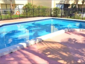 7451 NW 16th St 207, Plantation FL 33313
