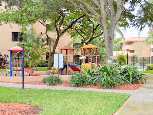 7451 NW 16th St 207, Plantation FL 33313