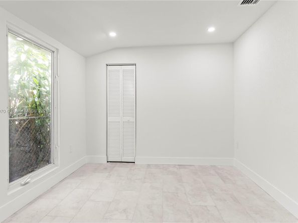 9221 NW 15th Ave, Miami FL 33147