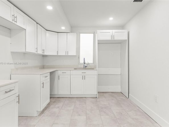 9221 NW 15th Ave, Miami FL 33147