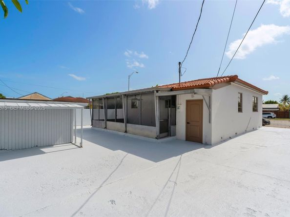 4485 E 8th Ave, Hialeah FL 33013