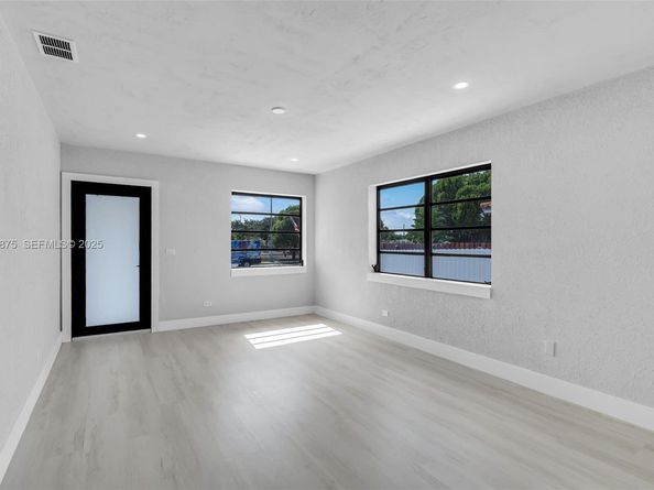 4485 E 8th Ave, Hialeah FL 33013