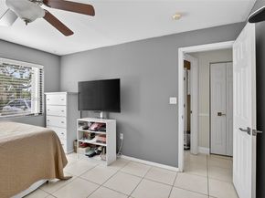 10121 NW 33rd St, Sunrise FL 33351