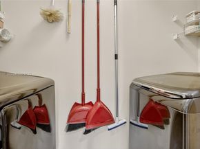 10121 NW 33rd St, Sunrise FL 33351