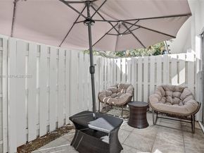 10121 NW 33rd St, Sunrise FL 33351