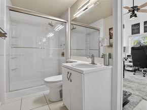 10121 NW 33rd St, Sunrise FL 33351